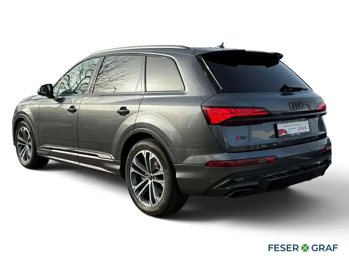 Usado Audi Q7 S-Line 286 HP (210 kW) 2025 Cinzento SUV