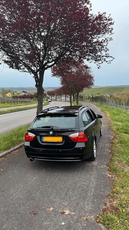 Gebraucht BMW 320 Advantage 150 PS (110 kW) 2007 Schwarz Kombi