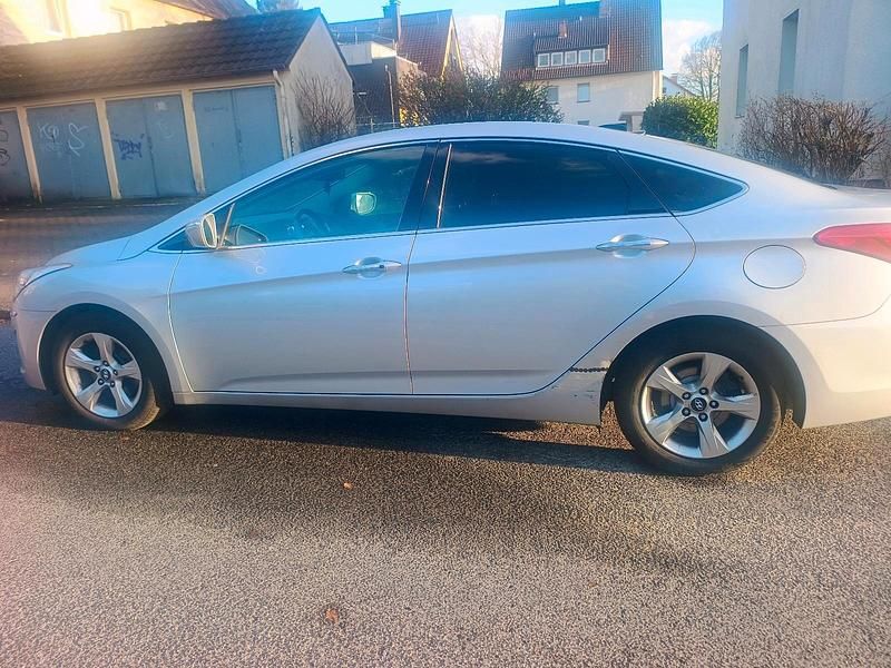 Gebraucht Hyundai i40 136 PS (100 kW) 2012 Grau Limousine