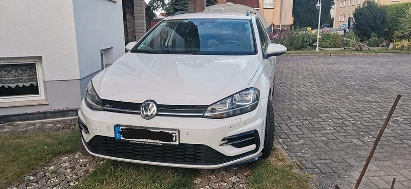 Weiß Gebraucht 2017 VW Golf VII Comfortline Kombi | 11.500 € (Superpreis) - Bild 1/4