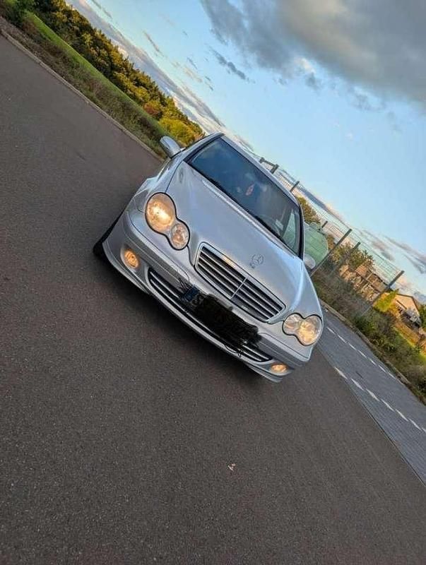 Gebraucht Mercedes C200 Classic 122 PS (89 kW) 2006 Limousine