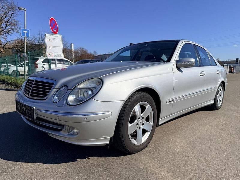 Gebraucht Mercedes E200 163 PS (119 kW) 2003 Silber Limousine