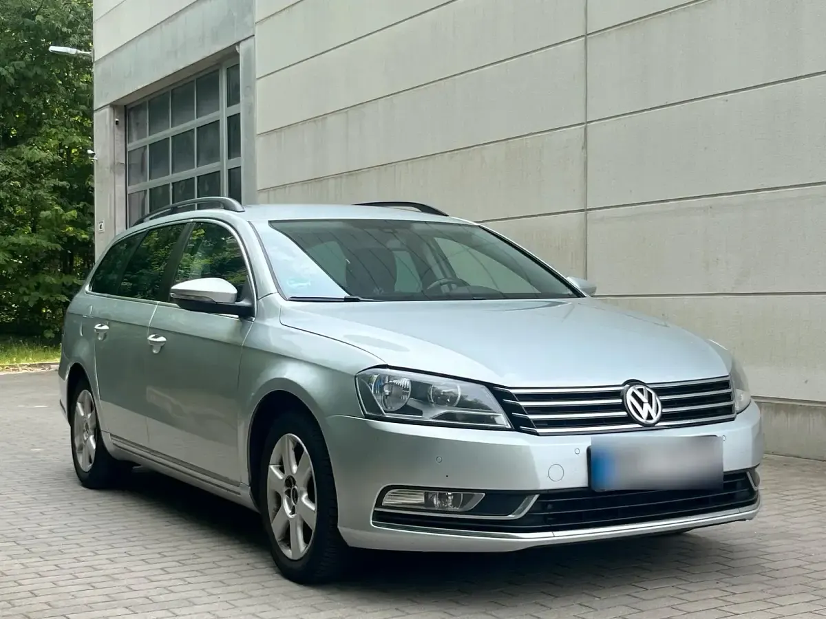 Gebraucht VW Passat 140 PS (102 kW) 2012 Silber Kombi