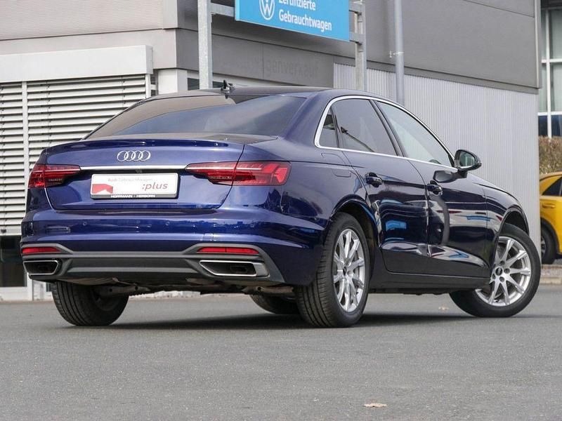 Gebraucht Audi A4 Ambiente 150 PS (110 kW) 2021 Navarrablau metallic Limousine