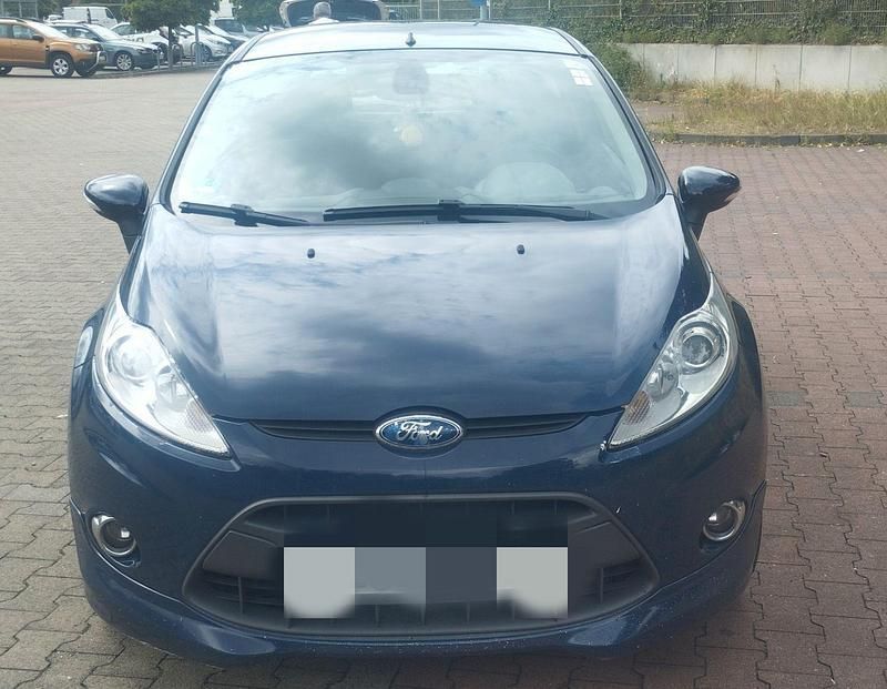 Blau Gebraucht 2009 Ford Fiesta Titanium Kleinwagen | 2.900 € (Guter Preis) - Bild 1/4