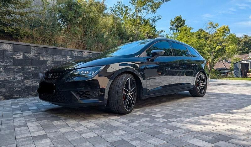 Schwarz Gebraucht 2015 Cupra Leon Limousine | 16.499 € (Guter Preis) - Bild 1/4