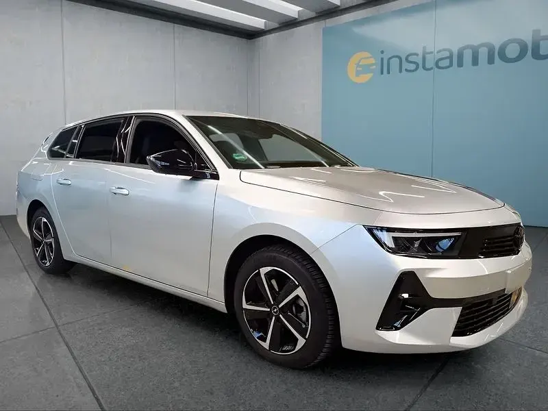 Gebraucht Opel Astra 131 PS (96 kW) 2025 Grau Kleinwagen