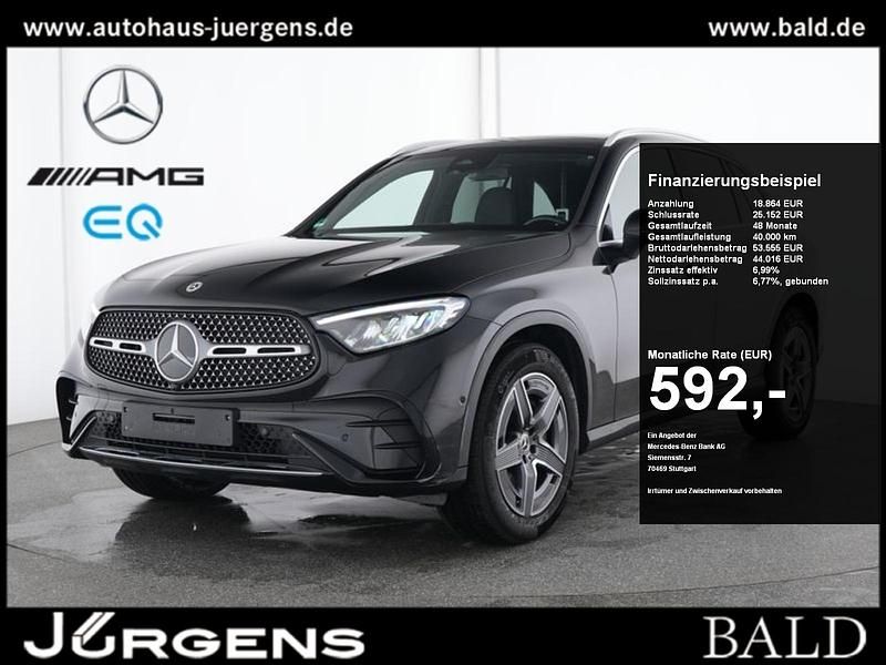 Schwarz obsidianschwarz metall Gebraucht 2024 Mercedes GLC300 AMG SUV | 62.790 € (Fairer Preis) - Bild 1/4