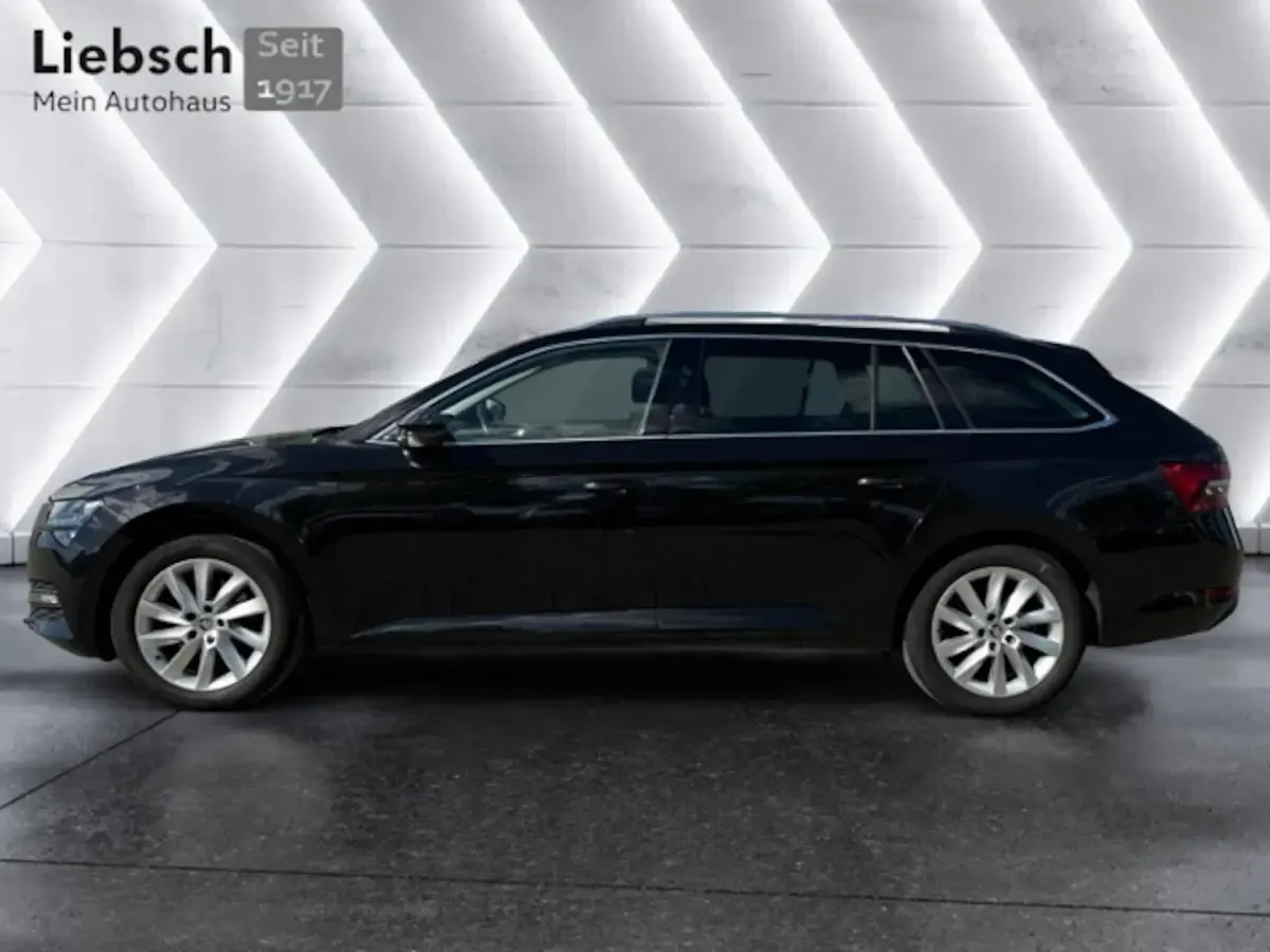 Gebraucht Skoda Superb Premium Edition 200 PS (147 kW) 2023 Schwarz Kombi