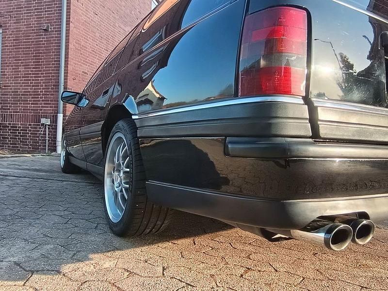 Second-hand Opel Omega 204 CP (150 kW) 1992 Negru Break
