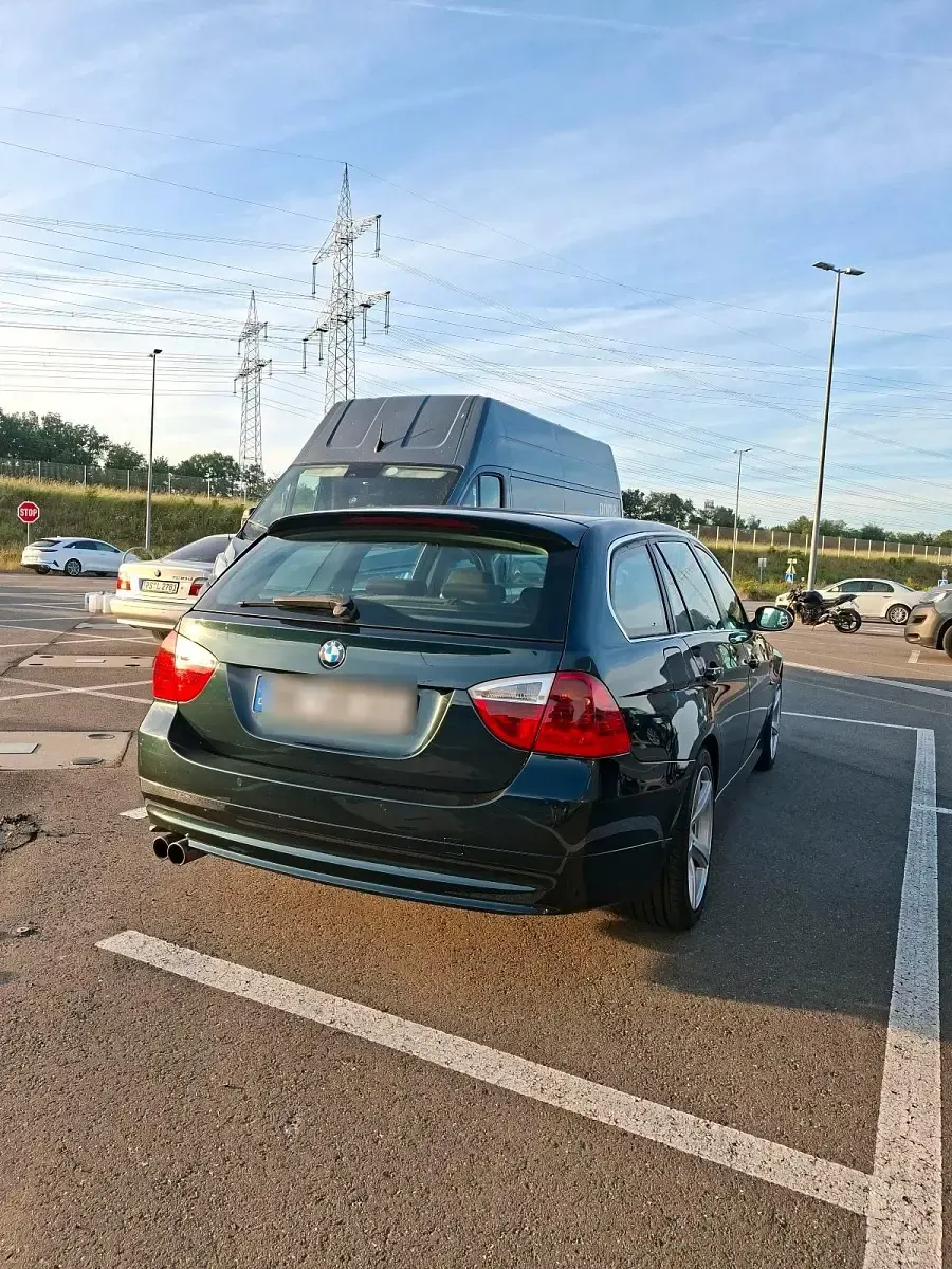 Gebraucht BMW 330 290 PS (213 kW) 2006 Grün Kombi