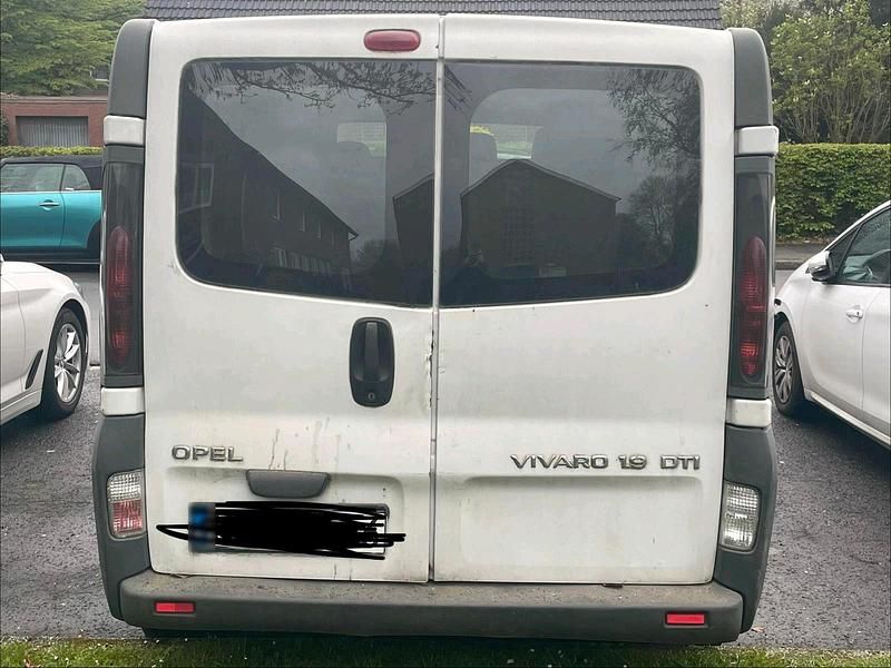 Gebraucht Opel Vivaro 101 PS (74 kW) 2004 Weiß Van / Kleinbus