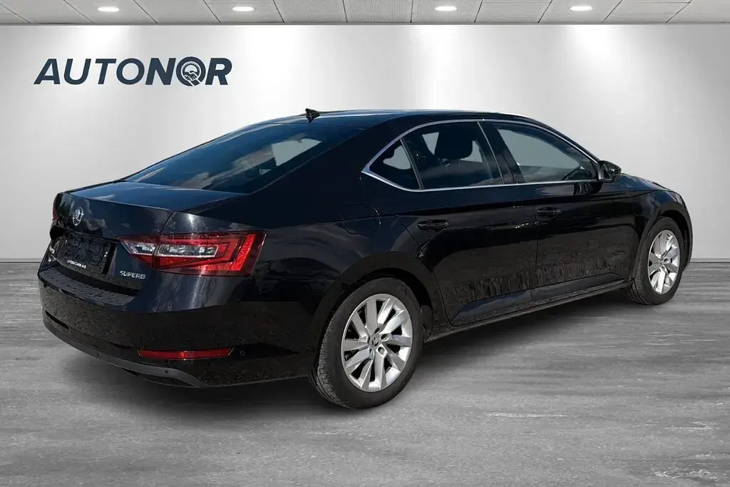 Gebraucht Skoda Superb 150 PS (110 kW) 2017 Schwarz Limousine
