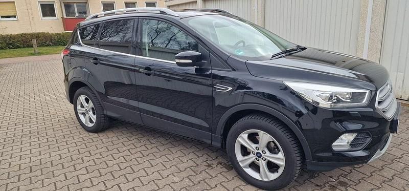 Gebraucht Ford Kuga Titanium 150 PS (110 kW) 2017 Schwarz SUV