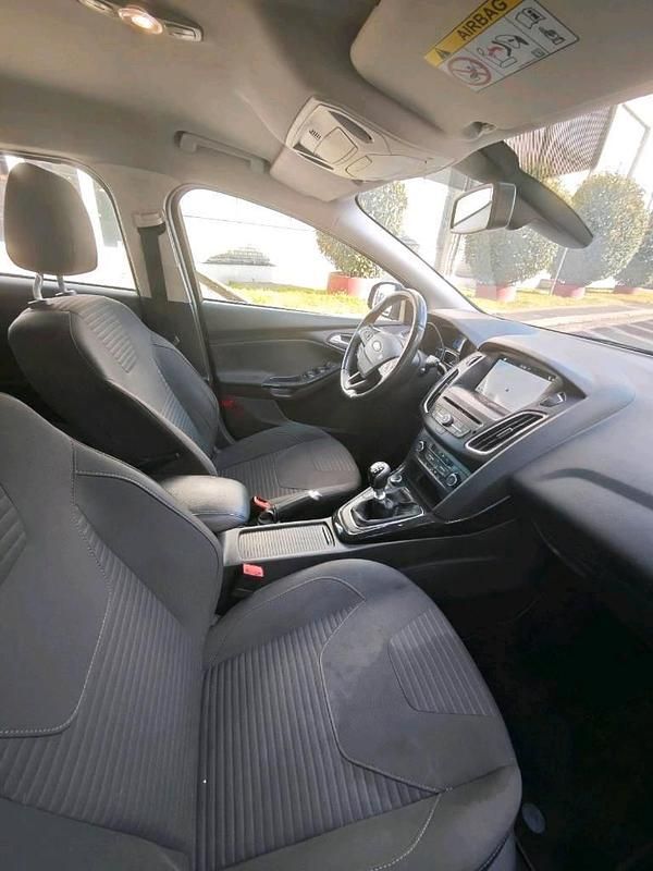 Usata Ford Focus 2017 Blu Station wagon