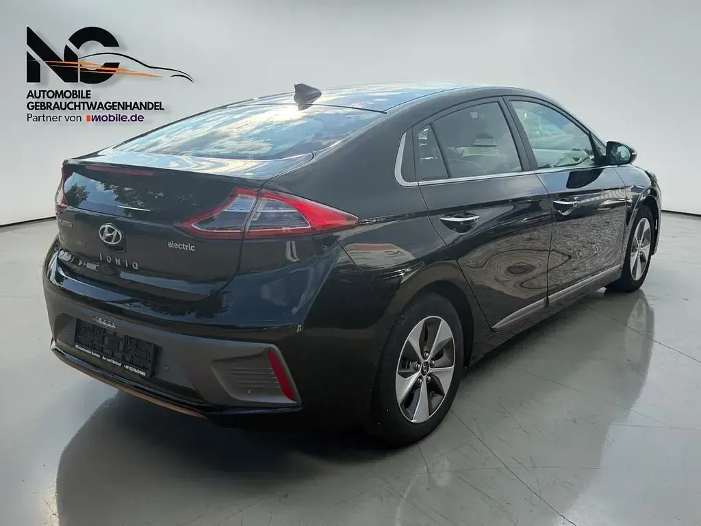 Gebraucht Hyundai Ioniq Premium 88 kW (120 PS) 2019 Schwarz Kleinwagen