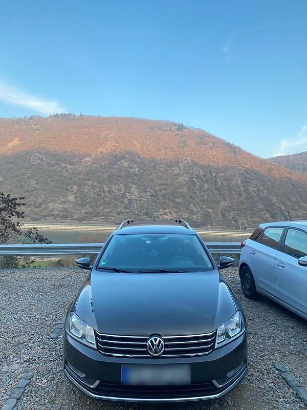 Gebraucht VW Passat 140 PS (102 kW) 2012 Braun Kombi