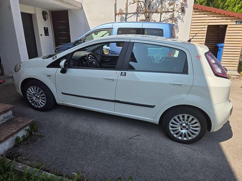 Gebraucht Fiat Punto Evo Active 77 PS (56 kW) 2010 Weiß Kleinwagen