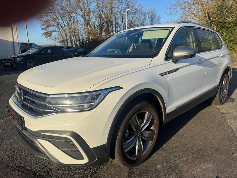 Weiß Gebraucht 2024 VW Tiguan Allspace Life SUV | 33.900 € (Fairer Preis) - Bild 1/4
