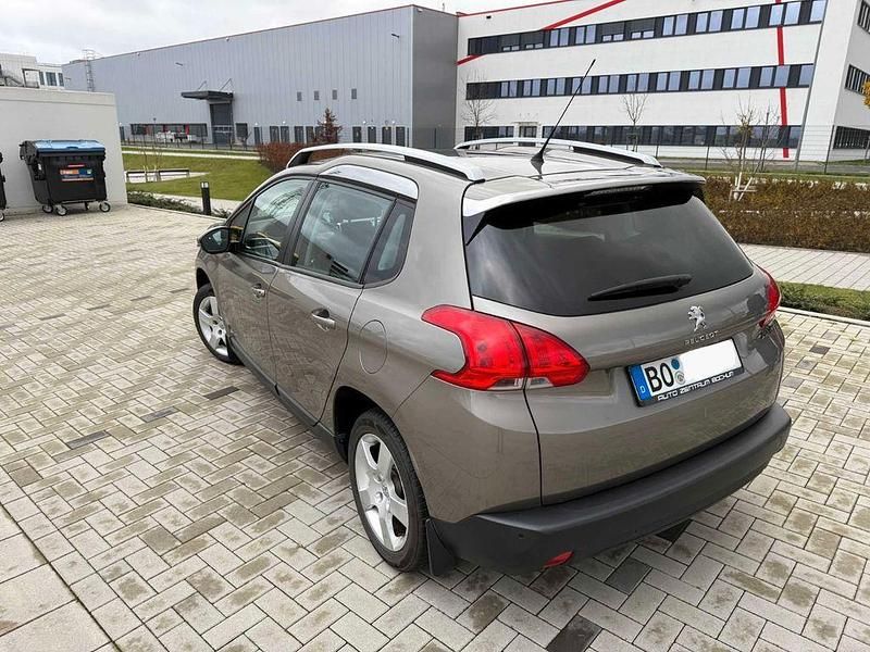 Grau Gebraucht 2013 Peugeot 2008 Allure SUV | 6.000 € (Guter Preis) - Bild 1/4
