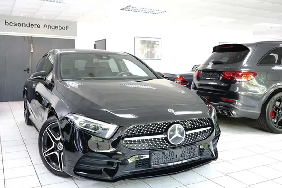 Gebraucht Mercedes A250 AMG line 224 PS (164 kW) 2022 Schwarz Limousine