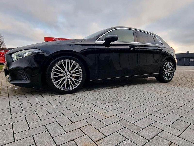 Gebraucht Mercedes A200 150 PS (110 kW) 2019 Schwarz Limousine
