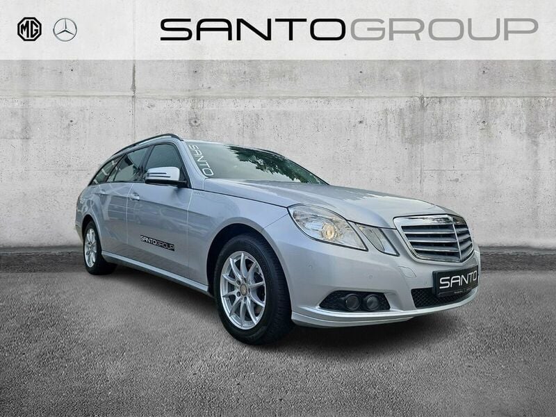 Silver metallic Gebraucht 2010 Mercedes E200 Kombi | 15.890 € (Etwas zu teuer) - Bild 1/4