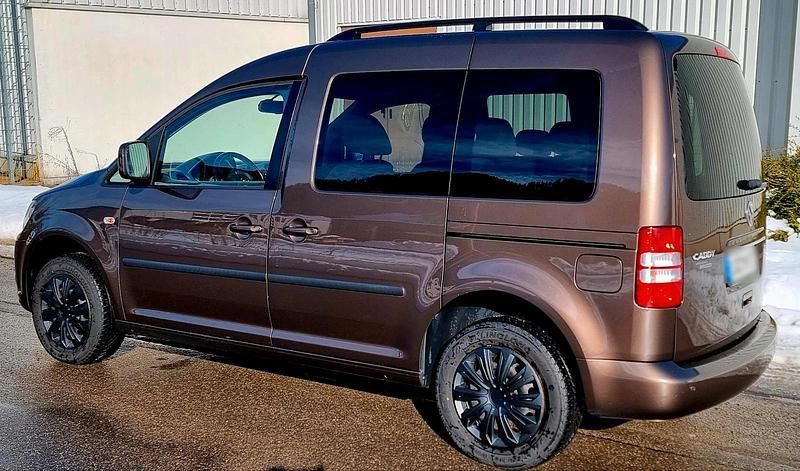 Gebraucht VW Caddy 101 PS (74 kW) 2015 Braun Van / Kleinbus