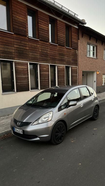 Silber Gebraucht 2010 Honda Jazz Kleinwagen | 3.000 € (Fairer Preis) - Bild 1/4