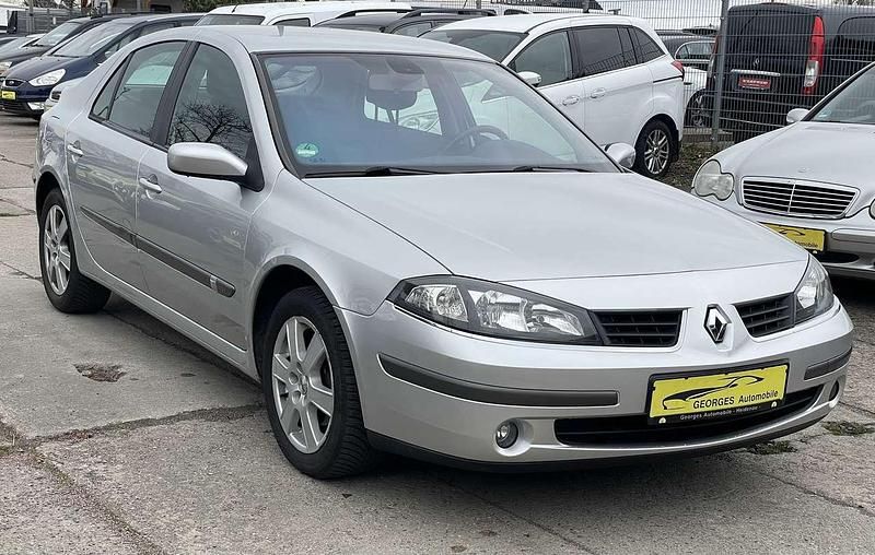 Gebraucht Renault Laguna II 111 PS (81 kW) 2005 Silber Limousine