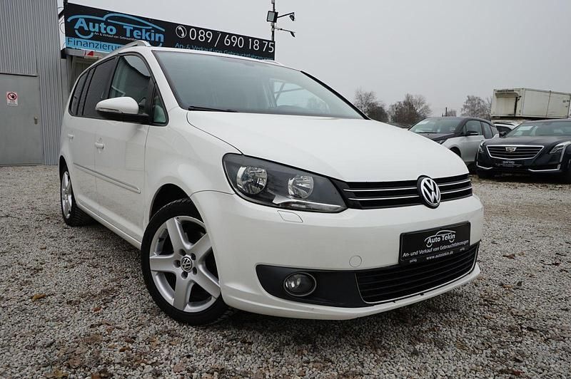 Weiß Gebraucht 2012 VW Touran Highline Van / Kleinbus | 6.950 € (Fairer Preis) - Bild 1/3