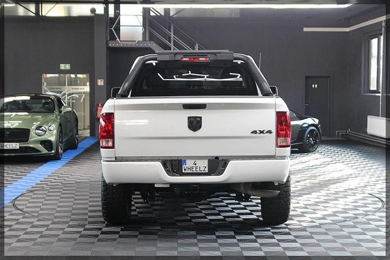 Gebraucht Dodge Ram 401 PS (294 kW) 2020 Weiß Abholung