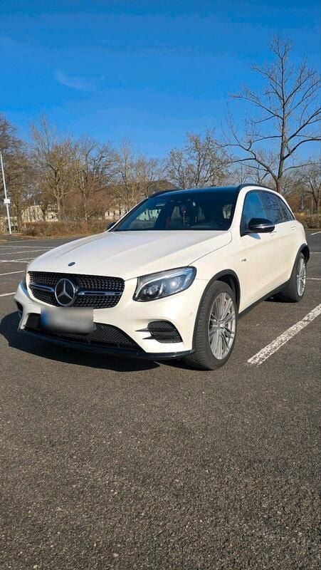 Weiß Gebraucht 2017 Mercedes GLC43 AMG AMG SUV | 30.990 € (Fairer Preis) - Bild 1/4