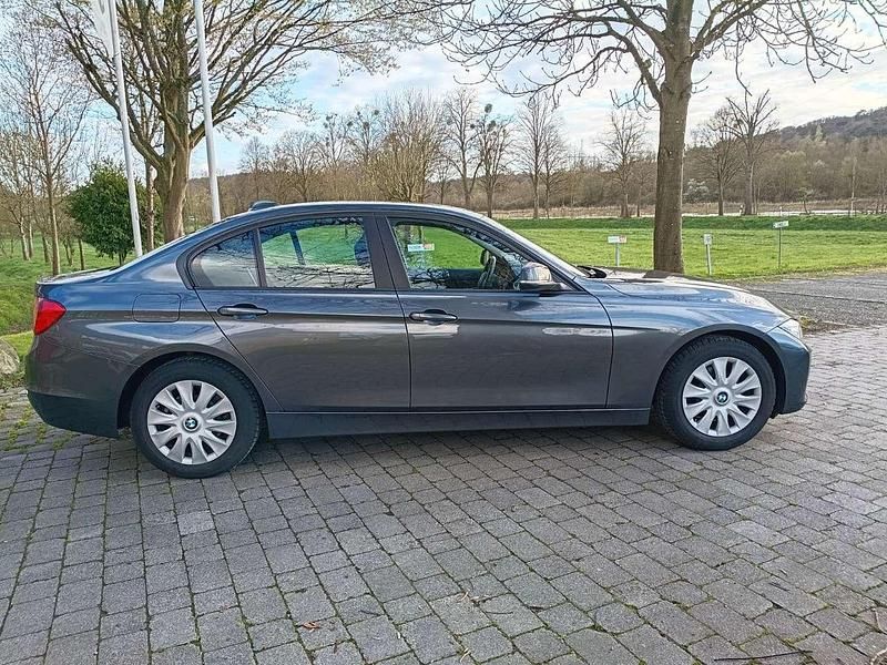 Gebraucht BMW 316 136 PS (100 kW) 2013 Grau Limousine