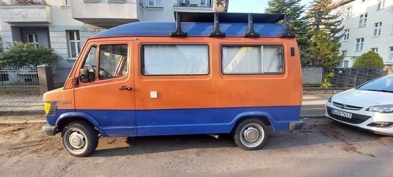 Orange Gebraucht 1983 Mercedes T1 Van | 9.100 € - Bild 1/4