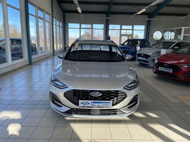 Gebraucht Ford Focus ST-Line 125 PS (91 kW) 2024 Silber Limousine