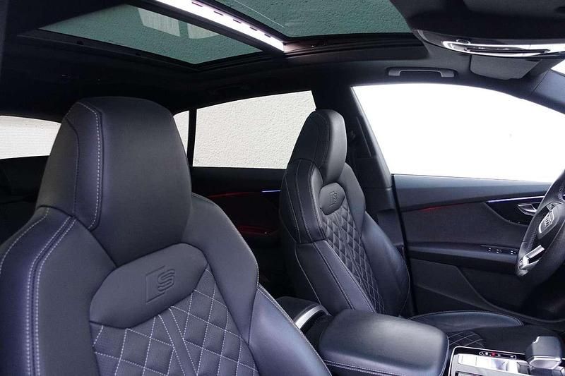 Gebraucht Audi Q8 S-Line 286 PS (210 kW) 2023 Mythosschwarz SUV