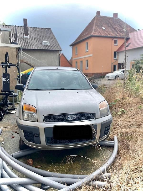 Silber Gebraucht 2009 Ford Fusion Kleinwagen | 500 € (Superpreis) - Bild 1/4