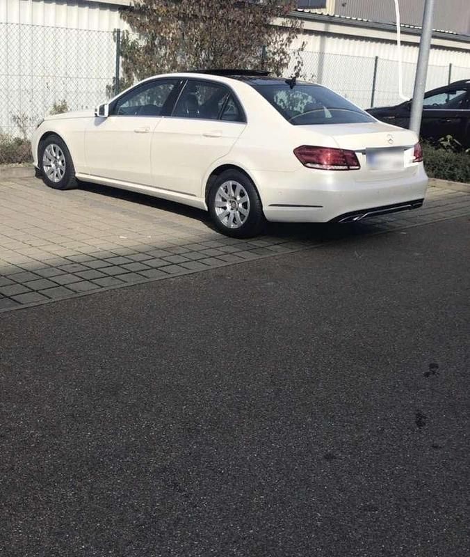 Second-hand Mercedes E250 204 CP (150 kW) 2015 Alb Berlinǎ
