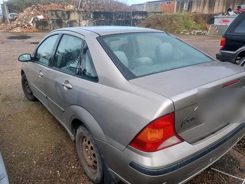 Gebraucht Ford Focus 101 PS (74 kW) 2004 Andere farben Limousine