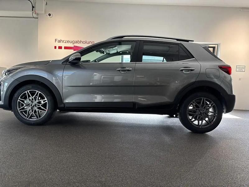 Neu Kia Stonic 101 PS (74 kW) 2026 Grau SUV