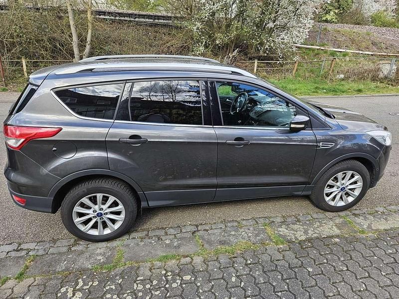 Gebraucht Ford Kuga Titanium 179 PS (131 kW) 2014 Grau SUV