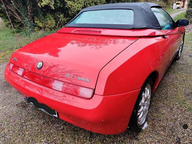 Gebraucht Alfa Romeo Spider 155 PS (114 kW) 1999 Rot Cabrio