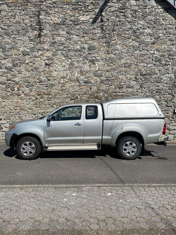 Beige Gebraucht 2007 Toyota HiLux Abholung | 8.500 € (Fairer Preis) - Bild 1/4