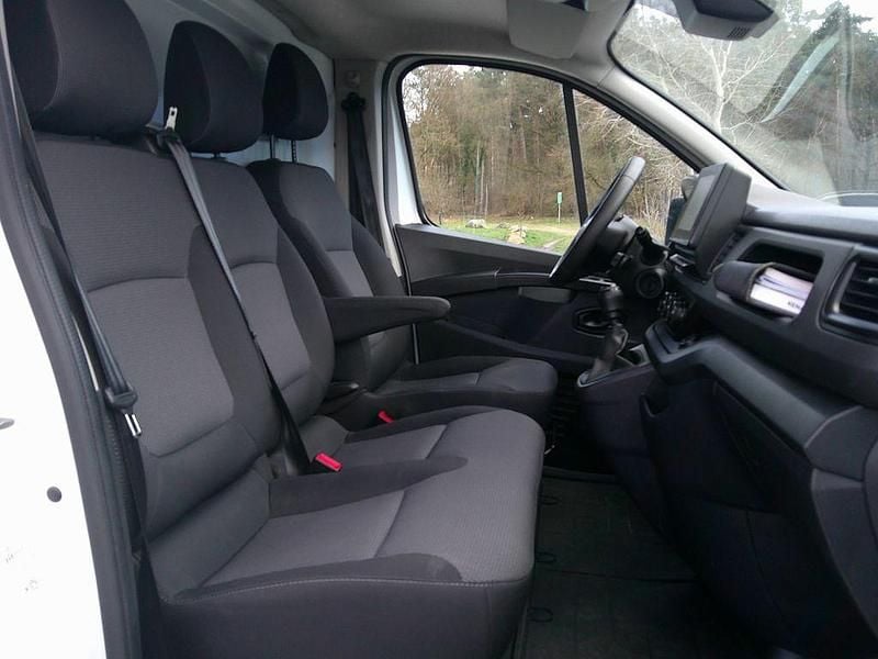 Gebraucht Renault Trafic Komfort 131 PS (96 kW) 2022 Weiß Van / Kleinbus