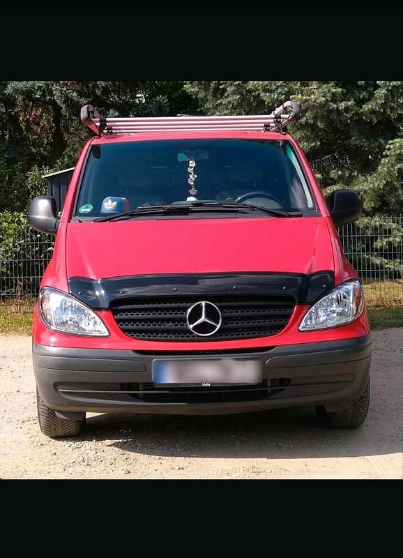 Rot Gebraucht 2009 Mercedes Vito Van / Kleinbus | 5.700 € (Superpreis) - Bild 1/4