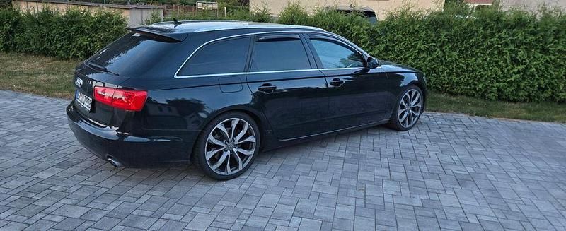 Schwarz Gebraucht 2011 Audi A6 Ambiente Kombi | 12.000 € (Guter Preis) - Bild 1/4
