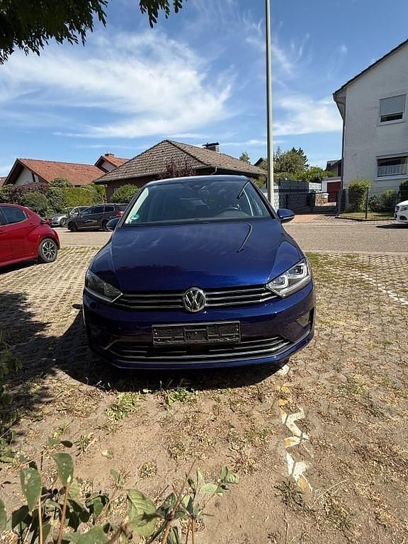 Blau Gebraucht 2017 VW Golf VII Highline Limousine | 18.100 € (Etwas zu teuer) - Bild 1/4