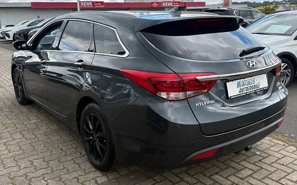 Gebraucht Hyundai i40 165 PS (121 kW) 2015 Grau Limousine