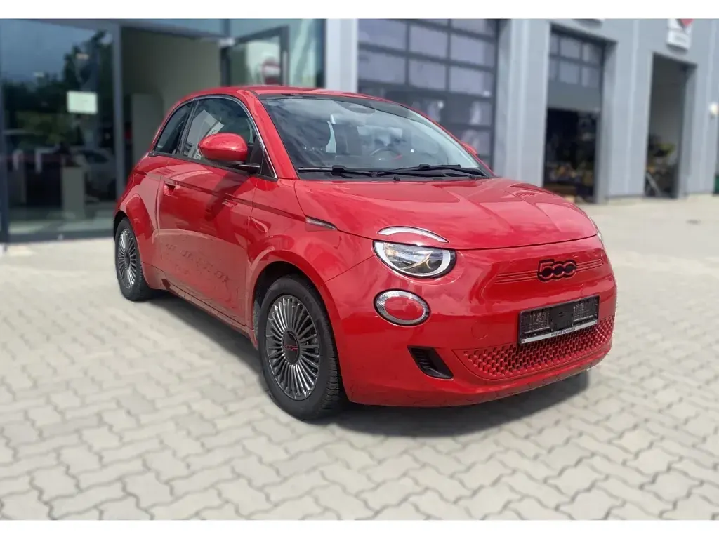 Gebraucht Fiat 500e Red 86 kW (118 PS) 2022 Red vr111/a) (rot Kleinwagen